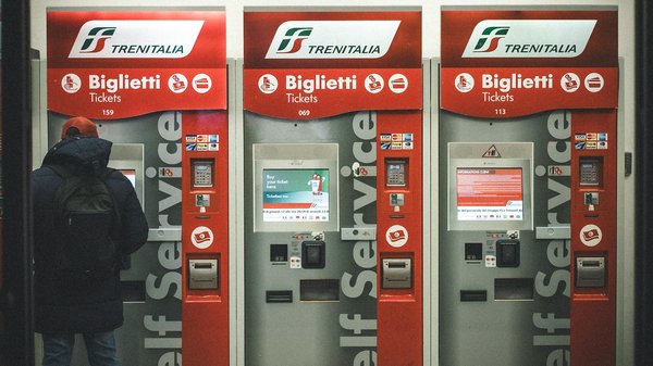 Quelles croisières permettent de découvrir la culture et les traditions des Inuits au Groenland?